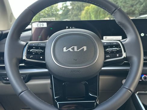 New 2026 Kia Carnival LXS image 25