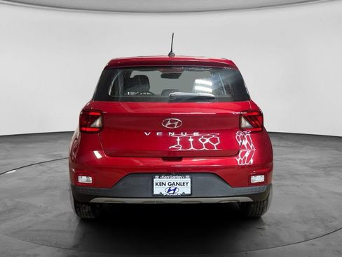 Used 2023 Hyundai Venue SE image 5