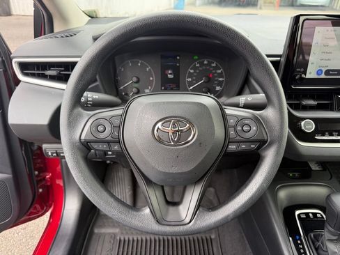 Used 2025 Toyota Corolla LE w/ LE Premium Package FWD image 21