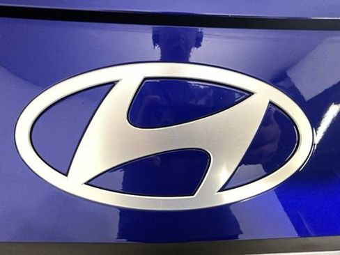 Certified 2025 Hyundai Elantra SEL FWD image 8