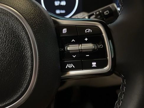 Used 2025 Kia Sorento SX Prestige image 40