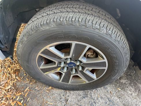 Used 2017 Ford F150 XLT w/ Equipment Group 302A Luxury RWD image 3
