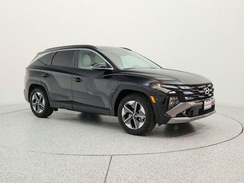 Used 2025 Hyundai Tucson SEL FWD image 3