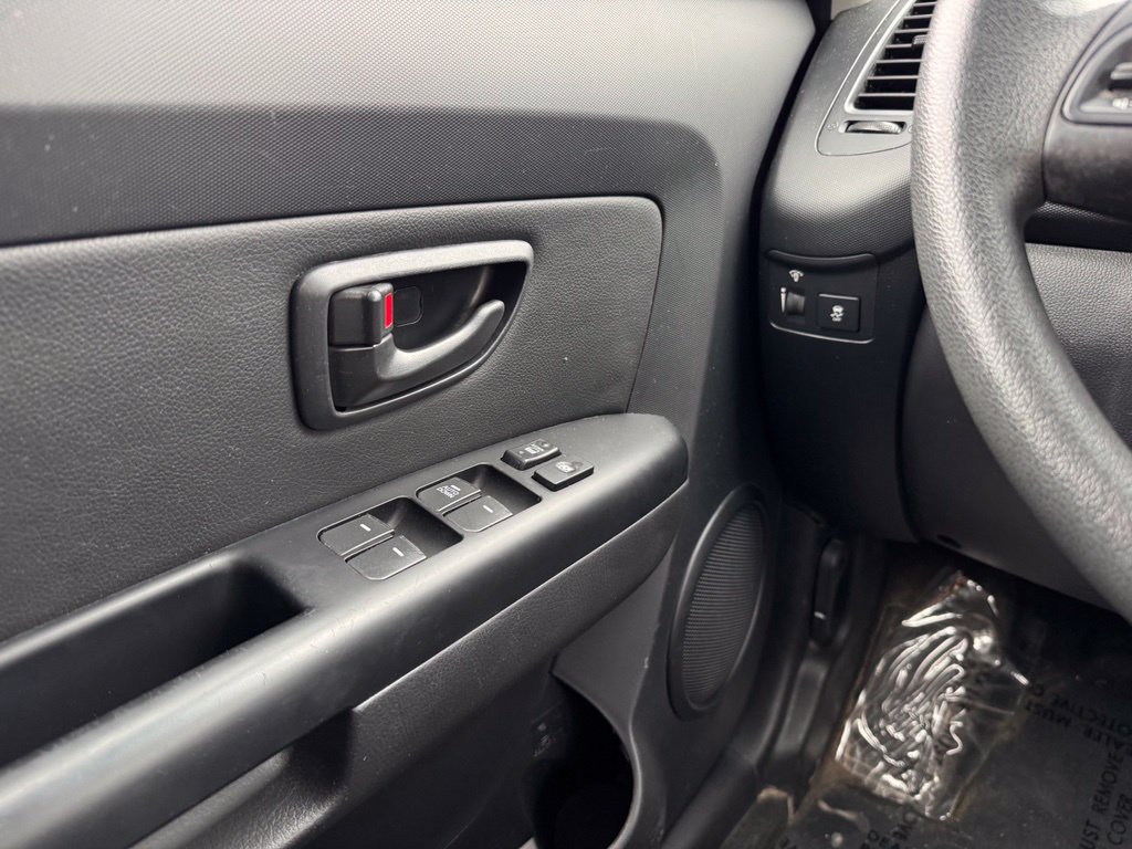 Used 2013 Kia Soul FWD image 25