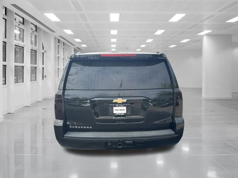 Used 2020 Chevrolet Suburban LT RWD image 6