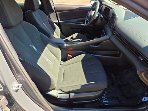 Used 2025 Hyundai Elantra Sport image 20