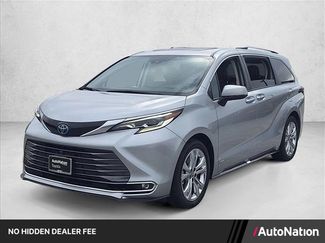 Used 2021 Toyota Sienna Platinum FWD video 1