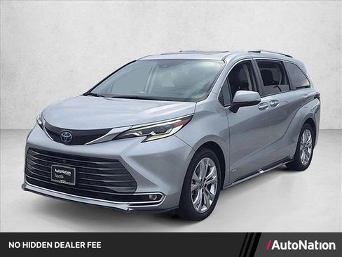 Used 2021 Toyota Sienna Platinum FWD image 1
