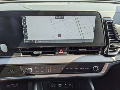 Certified 2025 Kia Sportage EX image 22