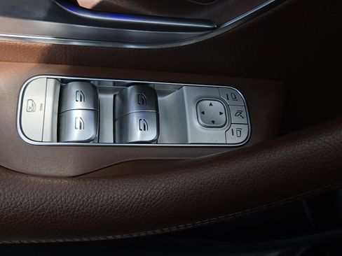 Certified 2024 Mercedes-Benz GLS 450 4MATIC image 33