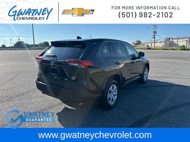 Used 2024 Toyota RAV4 LE AWD/4WD image 5