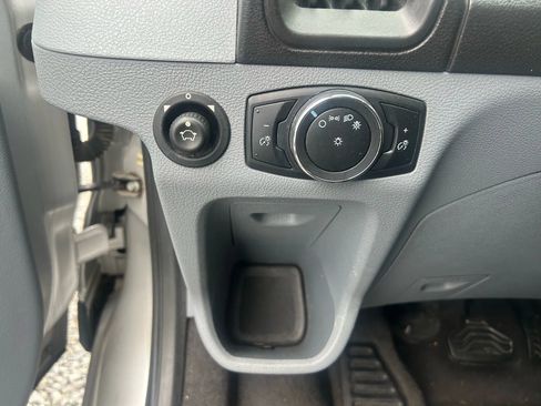 Used 2015 Ford Transit 150 XLT image 12