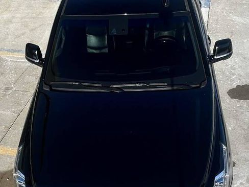 Used 2018 Cadillac Escalade Premium Luxury image 12