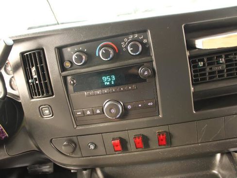 Used 2011 Chevrolet Express 2500 w/ Power Package RWD image 15
