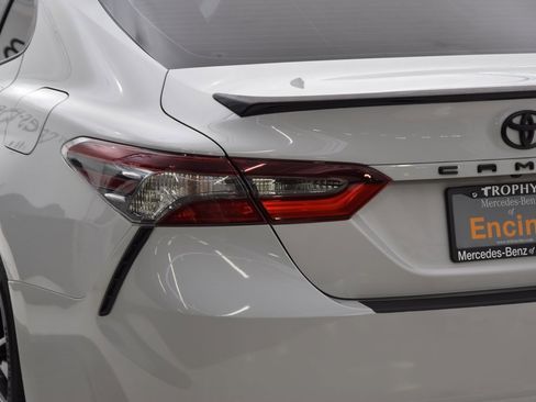 Used 2023 Toyota Camry SE image 5