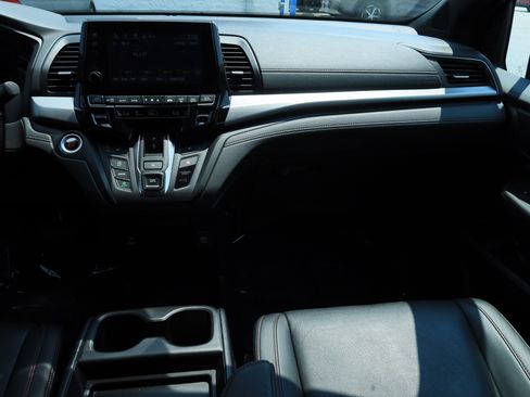 Certified 2024 Honda Odyssey Sport image 16