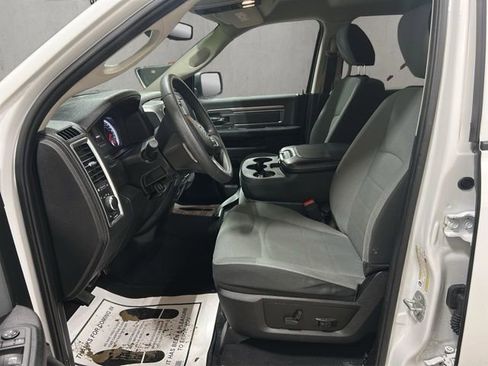 Used 2022 RAM 1500 Classic SLT image 12