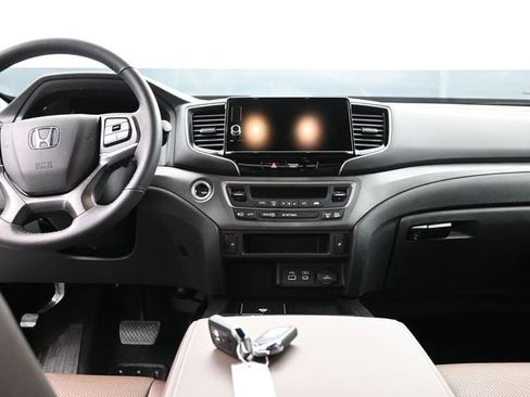 Certified 2025 Honda Ridgeline RTL image 17