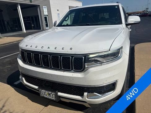 Used 2022 Jeep Wagoneer Series III w/ Convenience Group I AWD/4WD image 2