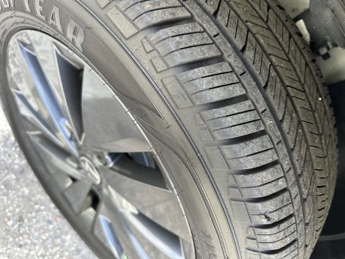 Used 2024 Volkswagen Taos S image 7