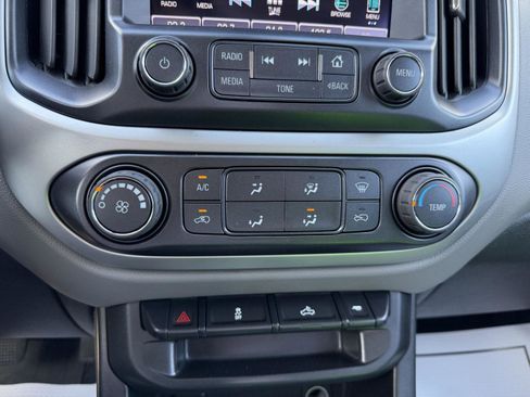 Used 2017 Chevrolet Colorado LT AWD/4WD image 18