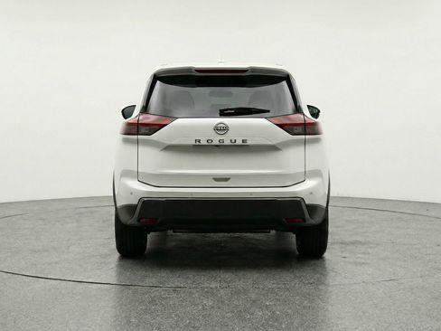 Used 2025 Nissan Rogue SV image 7