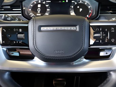 Used 2024 Land Rover Range Rover Long Wheelbase Autobiography image 18