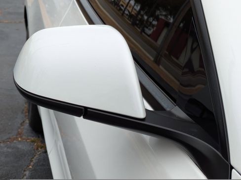 Used 2022 Tesla Model 3 Performance image 11