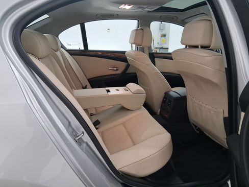 Used 2010 BMW 528i Sedan image 28