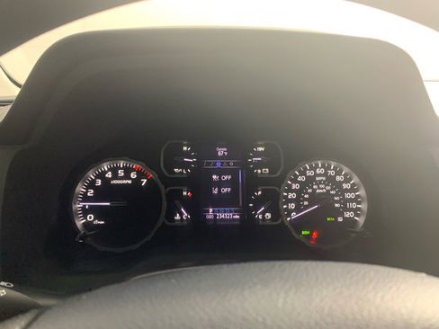 Used 2020 Toyota Tundra SR5 w/ SR5 Convenience Package image 22