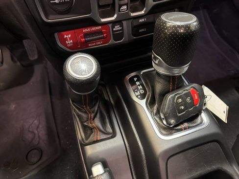 Used 2021 Jeep Gladiator Mojave w/ Dual Top Group image 46