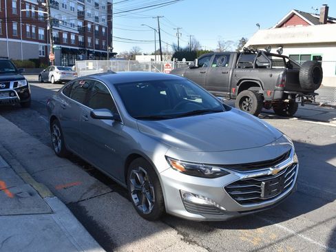 Used 2024 Chevrolet Malibu LT image 4