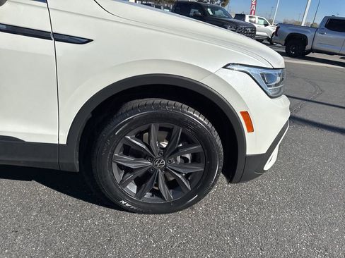 Used 2023 Volkswagen Tiguan SE image 20