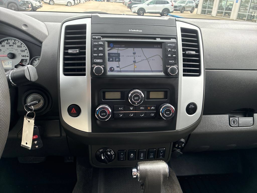 Used 2018 Nissan Frontier PRO-4X AWD/4WD image 18