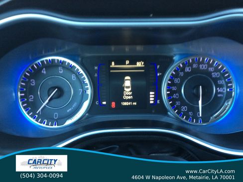 Used 2017 Chrysler 200 Limited Platinum w/ Comfort & Convenience Group image 11