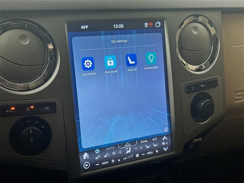 Used 2015 Ford F250 XLT w/ XLT Value Package image 19