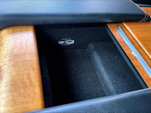 Used 2022 Jeep Grand Wagoneer Series III w/ Rear-Seat Entertainment Group AWD/4WD image 37
