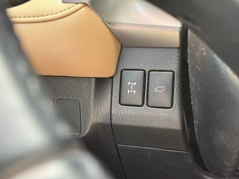 Used 2017 Toyota RAV4 Limited AWD/4WD image 18