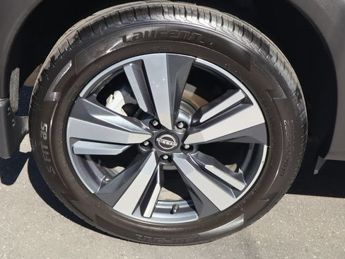 Used 2023 Nissan Rogue SL w/ SL Premium Package FWD image 11
