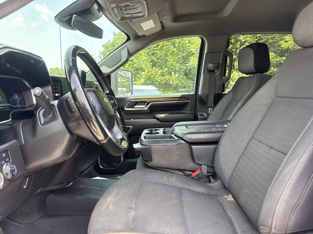 Used 2024 Chevrolet Silverado 2500 LT AWD/4WD image 12