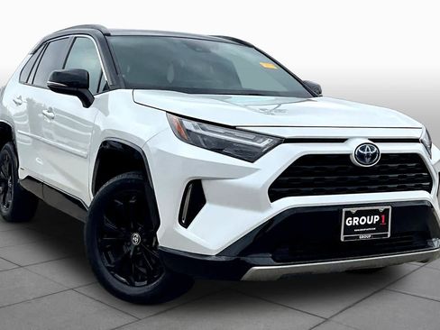 Used 2023 Toyota RAV4 XSE AWD/4WD image 3
