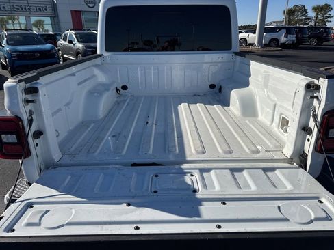 Used 2021 Jeep Gladiator Overland image 7