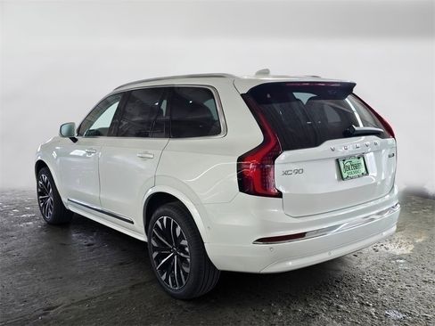 New 2026 Volvo XC90 B6 Ultra w/ Protection Package image 7
