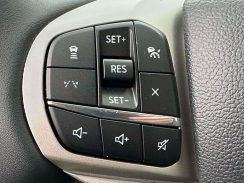 Certified 2025 Ford Explorer Active image 21