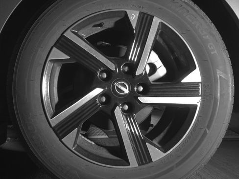Used 2025 Nissan Sentra SV FWD image 14
