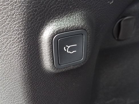 Used 2019 Jeep Cherokee Limited AWD/4WD image 32