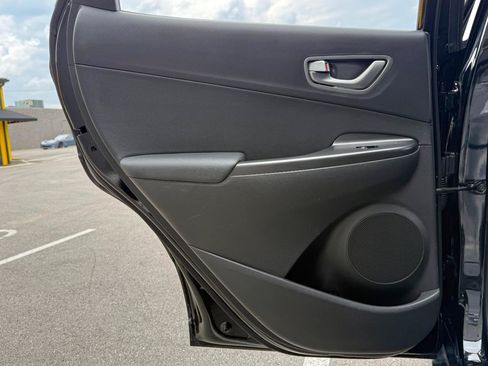 Used 2021 Hyundai Kona Limited FWD image 21