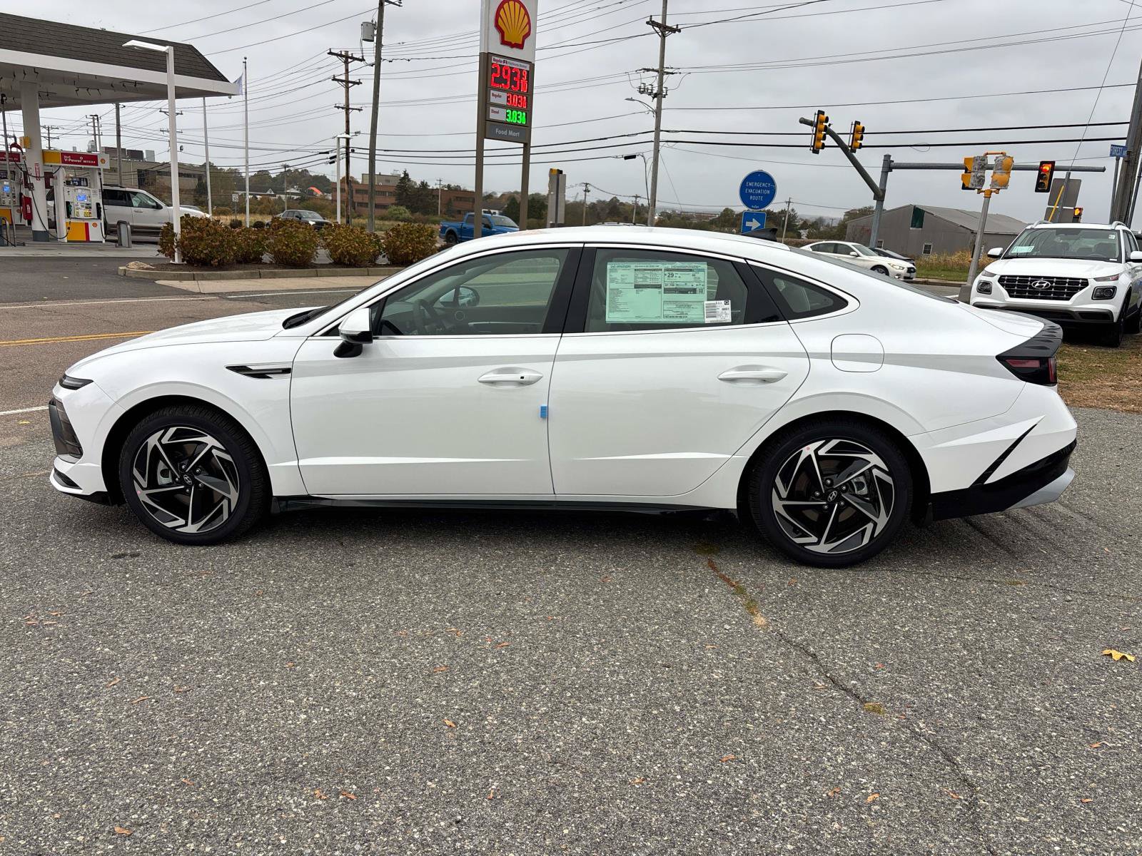 Certified 2026 Hyundai Sonata SEL FWD image 2