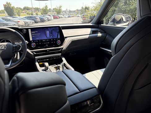 New 2026 Lexus TX 500h AWD w/ Technology Package image 17