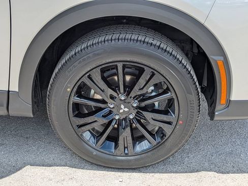 New 2026 Mitsubishi Eclipse Cross LE AWD/4WD image 11